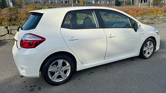 Toyota Auris 3 of 29