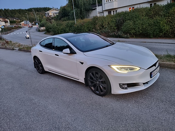 Tesla Model S 7 of 26