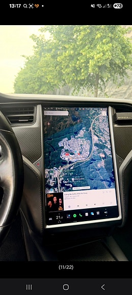 Tesla Model S 16 of 26