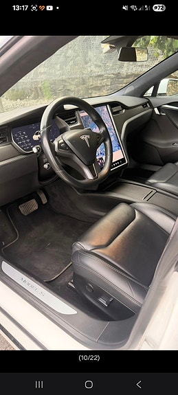 Tesla Model S 17 of 26