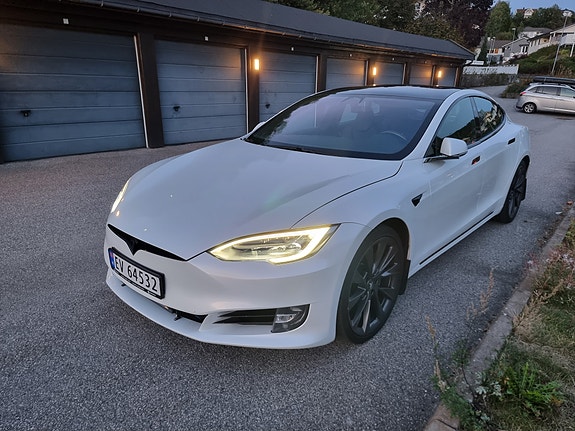 Tesla Model S 3 of 26