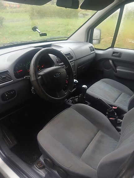 Ford Transit Connect 9 of 12