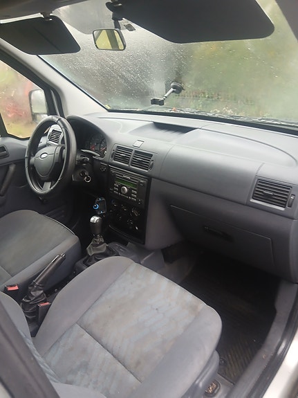 Ford Transit Connect 10 of 12