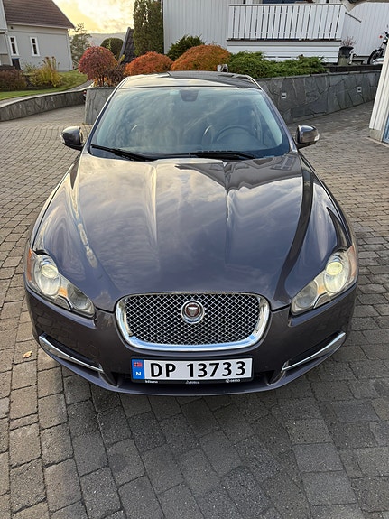 Jaguar XF 13 of 30