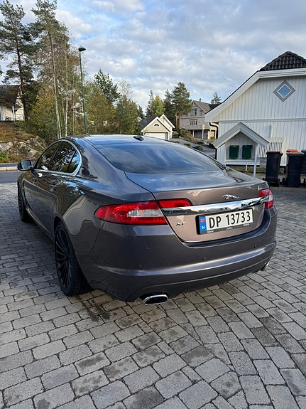Jaguar XF 10 of 30