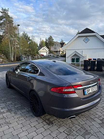 Jaguar XF 11 of 30