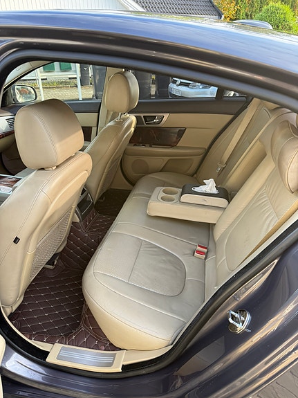 Jaguar XF 26 of 30