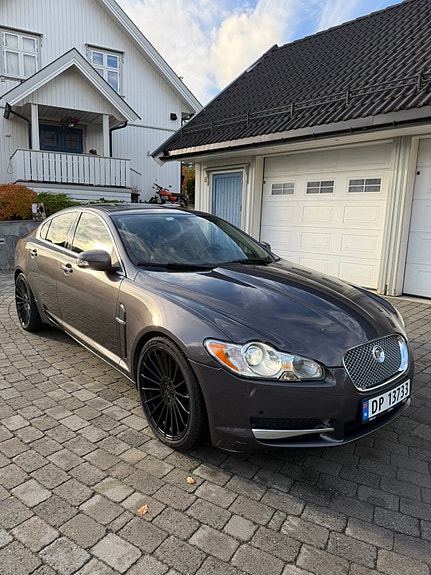 Jaguar XF 2 of 30