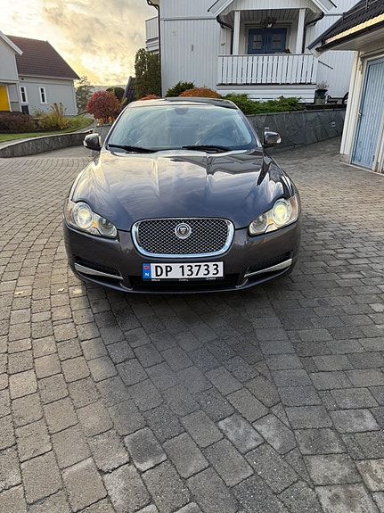 Jaguar XF 12 of 30