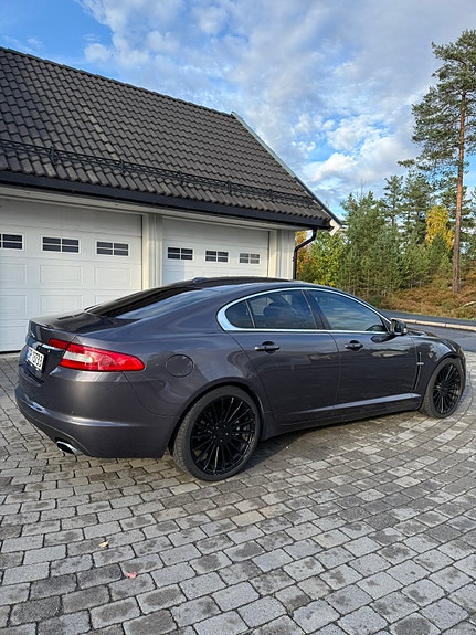 Jaguar XF 6 of 30