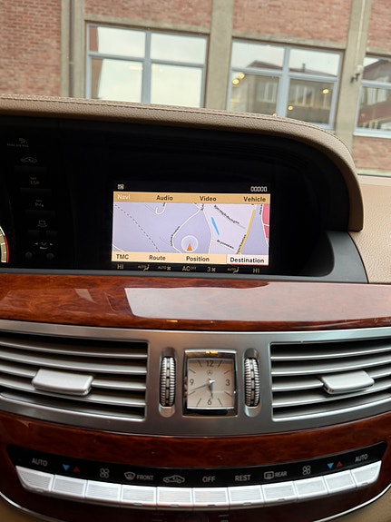 Mercedes-Benz S320 12 of 25