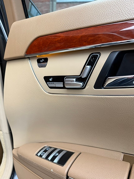 Mercedes-Benz S320 20 of 25