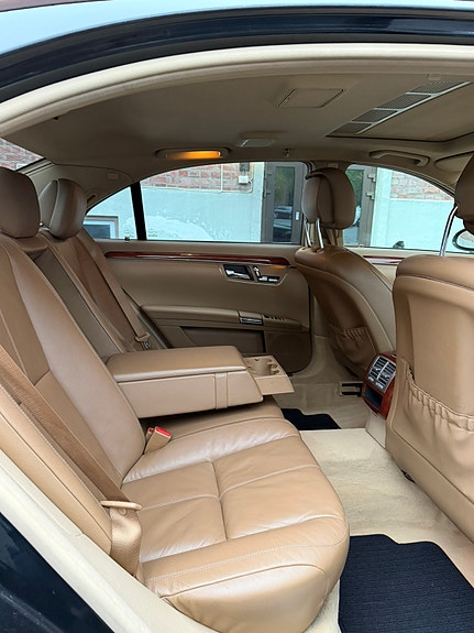 Mercedes-Benz S320 21 of 25