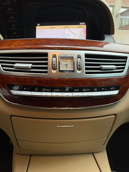 Mercedes-Benz S320 13 of 25