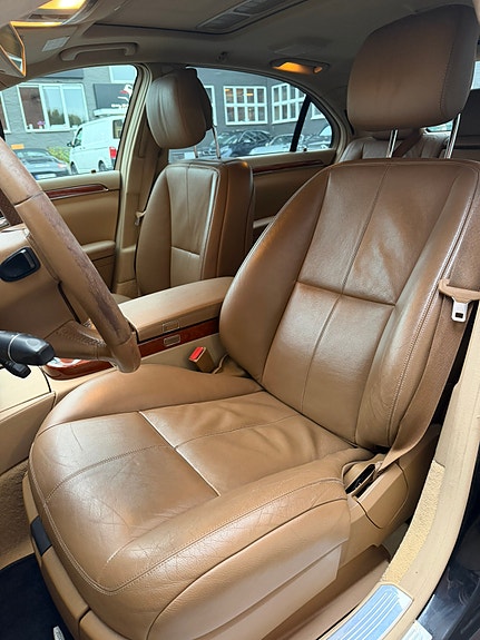Mercedes-Benz S320 8 of 25
