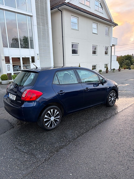 Toyota Auris 4 of 10