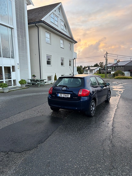 Toyota Auris 5 of 10