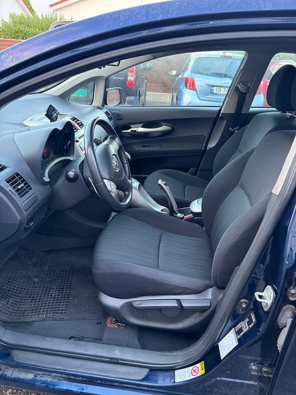 Toyota Auris 6 of 10