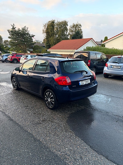 Toyota Auris 3 of 10