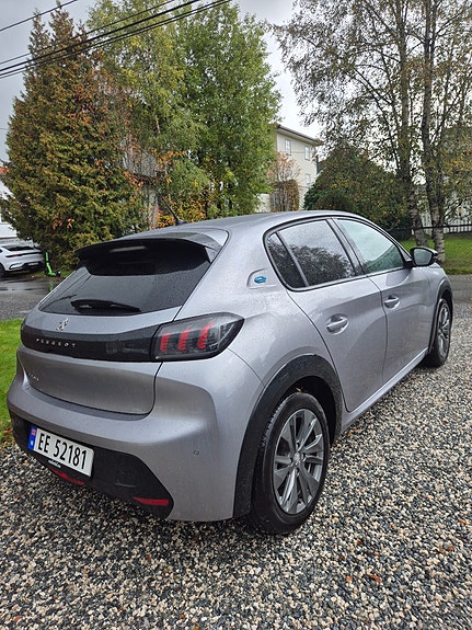 Peugeot 208 4 of 16