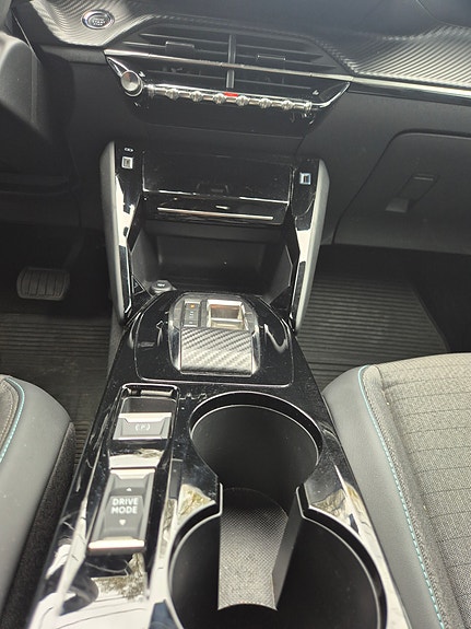Peugeot 208 12 of 16