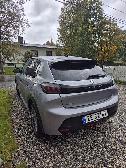 Peugeot 208 5 of 16