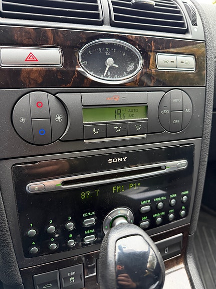 Ford Mondeo 18 of 21
