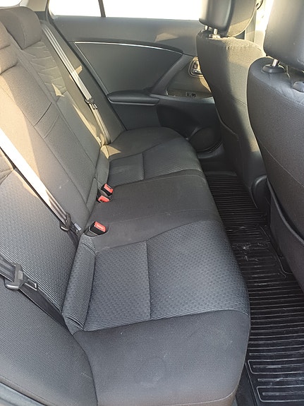 Toyota Avensis 12 of 14