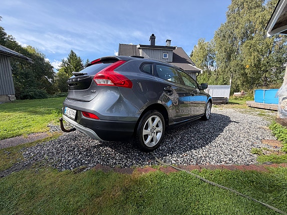 Volvo V40 Cross Country 4 of 10