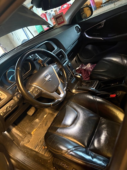 Volvo V40 Cross Country 7 of 10