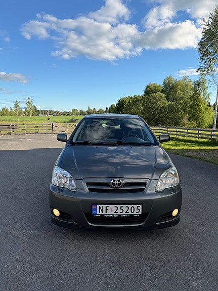 Toyota Corolla 3 of 21