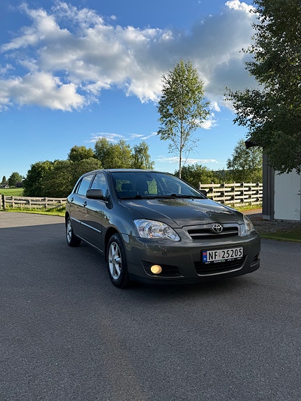 Toyota Corolla 14 of 21