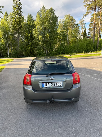 Toyota Corolla 7 of 21