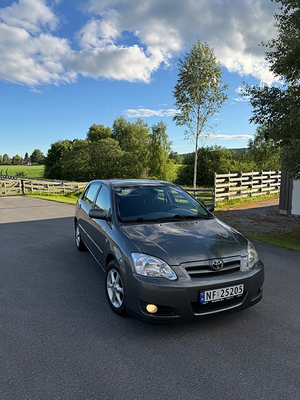 Toyota Corolla 2 of 21