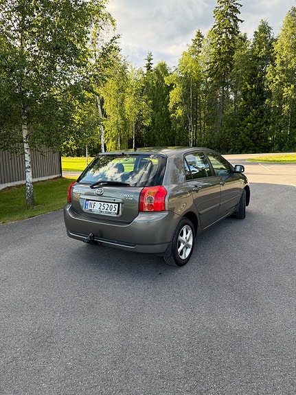 Toyota Corolla 16 of 21