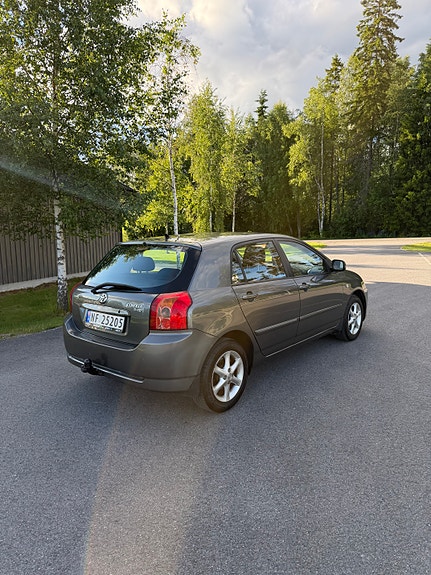 Toyota Corolla 5 of 21