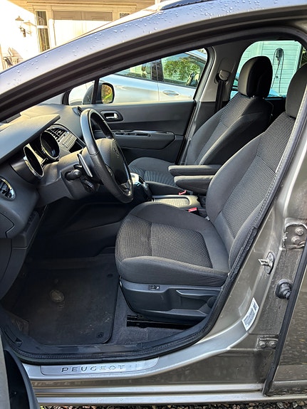 Peugeot 5008 5 of 15
