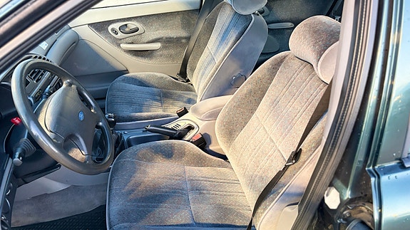 Ford Mondeo 11 of 15