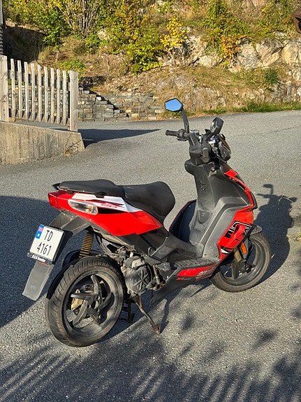 Aprilia SR 50 7 of 15