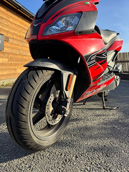 Aprilia SR 50 3 of 15