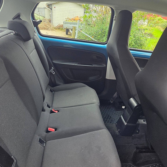Volkswagen e-Up! 15 of 19