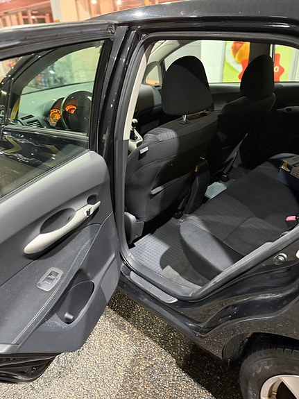 Toyota Auris 7 of 22