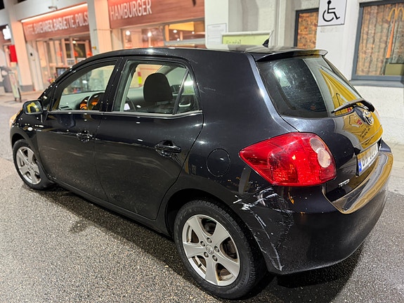 Toyota Auris 5 of 22