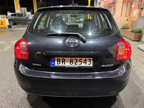 Toyota Auris 4 of 22