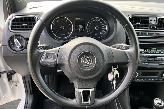 Volkswagen Polo 13 of 30