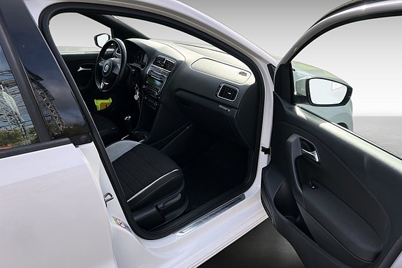 Volkswagen Polo 18 of 30
