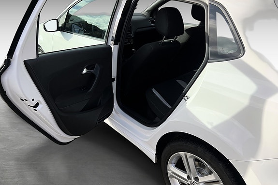 Volkswagen Polo 20 of 30