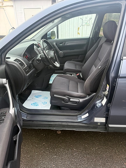 Honda CR-V 10 of 23