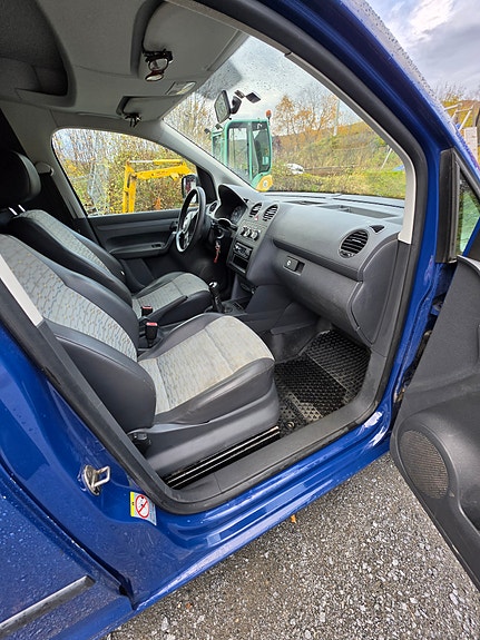 Volkswagen Caddy Maxi 19 of 30