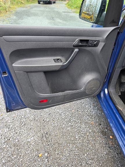 Volkswagen Caddy Maxi 11 of 30